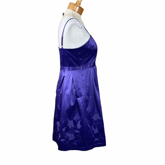 Lucy Paris Fit & Flare Satin Dress Purple Floral Embroidery L - Picture 4 of 9